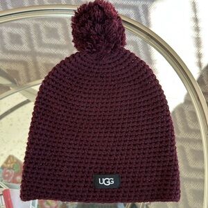 UGG Winter Hat in burgundy